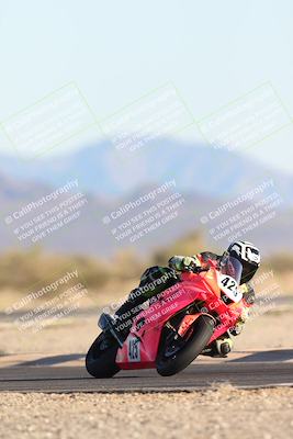 media/Dec-07-2025-CVMA (Sun) [[3e7d2de5dc]]/Race 16-Formula Middleweight/